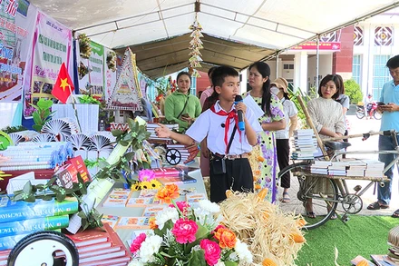 Giới thiệu không gian trưng bày sách về chiến thắng Điện Biên Phủ