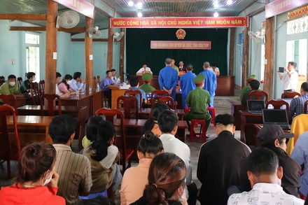 Quang cảnh phiên tòa.