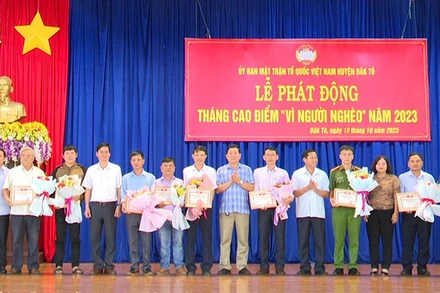 Phát động Tháng cao điểm "Vì người nghèo" tại huyện Đăk Tô.