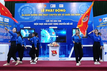 Tuổi trẻ Kon Tum ra quân hưởng ứng Ngày Chuyển đổi số quốc gia năm 2023.
