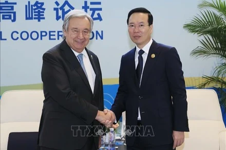 Chủ tịch nước Võ Văn Thưởng gặp Tổng Thư ký Liên hợp quốc Antonio Guterres. (Ảnh: TTXVN)