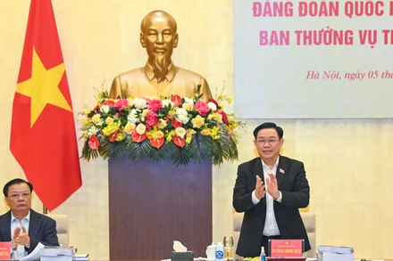 Bí thư Đảng đoàn Quốc hội, Chủ tịch Quốc hội Vương Đình Huệ chủ trì cuộc làm việc.