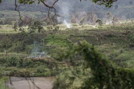 Các ngôi làng ở Enga của Papua New Guinea đã bị thiêu rụi trong bối cảnh xung đột giữa các bộ lạc ngày càng gia tăng. (Nguồn: ABC News)