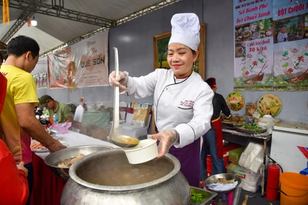 [Ảnh] Sôi động ngày cuối cùng Festival Phở 2024