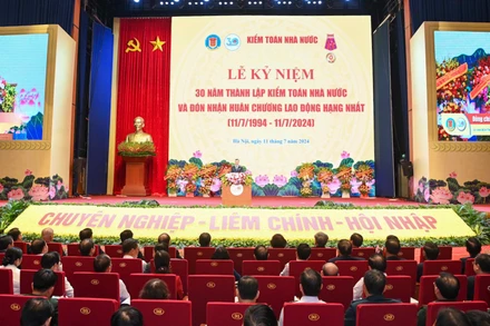 Quang cảnh lễ kỷ niệm 30 năm thành lập Kiểm toán Nhà nước và đón nhận Huân chương Lao động hạng Nhất. (Ảnh: DUY LINH)