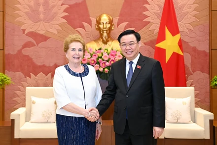 Chủ tịch Quốc hội Vương Đình Huệ và Phó Chủ tịch thứ nhất Quốc hội Hungary Márta Mátrai.