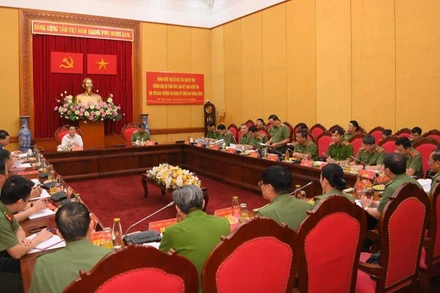 Toàn cảnh buổi làm việc.