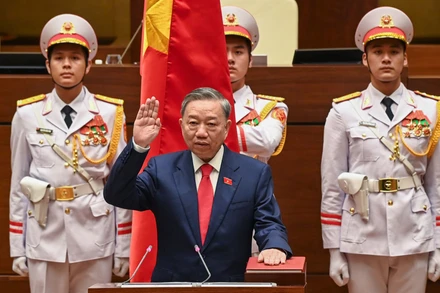 Đồng chí Tô Lâm tuyên thệ nhậm chức Chủ tịch nước Cộng hòa xã hội chủ nghĩa Việt Nam nhiệm kỳ 2021-2026.