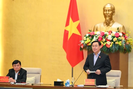 Chủ tịch Quốc hội Vương Đình Huệ phát biểu tại buổi làm việc. (Ảnh: DUY LINH)