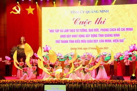 Chương trình nghệ thuật chào mừng khai mạc cuộc thi.