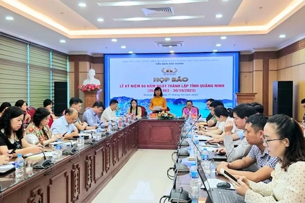 Quang cảnh buổi họp báo.