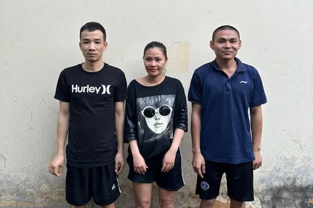 Các đối tượng tại cơ quan Công an.