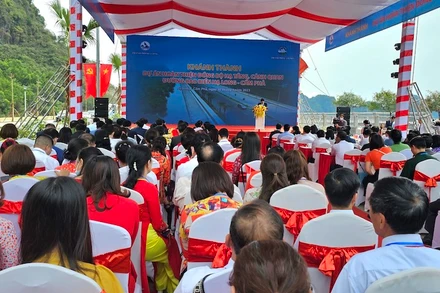 Khánh thành đường bao biển Hạ Long - Cẩm Phả quy mô 6 làn xe.