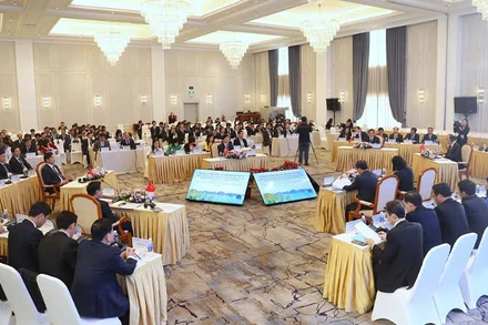 Quang cảnh Hội nghị lần thứ 16 Ủy ban Công tác liên hợp giữa 4 tỉnh (Việt Nam) và Khu tự trị dân tộc Choang Quảng Tây (Trung Quốc).