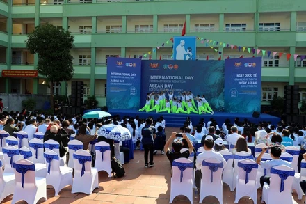 Quang cảnh buổi lễ kỷ niệm Ngày Quốc tế giảm thiểu rủi ro thiên tai và Ngày ASEAN về Quản lý thiên tai tại Quảng Ninh.