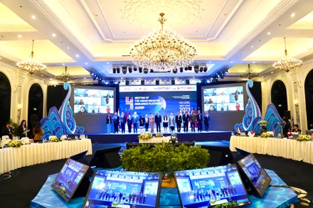 Quang cảnh cuộc họp Ban Quản trị Trung tâm Điều phối ASEAN về hỗ trợ nhân đạo trong quản lý thiên tai lần thứ 19.