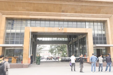 Hiện trường vụ cháy đang được lực lượng chức năng phong tỏa để điều tra nguyên nhân vụ việc.