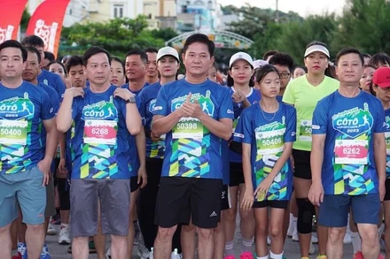 Các vận động viên chuẩn bị xuất phát ở cự ly 5km.