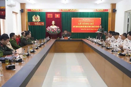 Quang cảnh buổi lễ công bố quyết định.