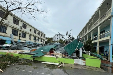 Trường tiểu học-trung học cơ sở-trung học phổ thông Nguyễn Bỉnh Khiêm, thành phố Hạ Long bị thiệt hại do bão số 3.