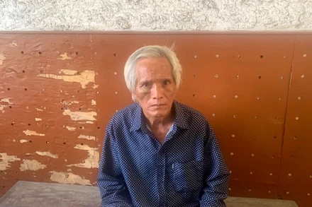 Ông Chìu Quay Lằm tại cơ quan Công an.