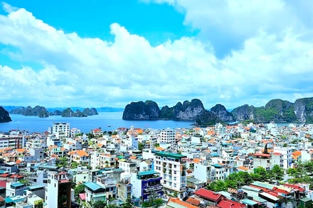 Một góc thành phố Hạ Long, Quảng Ninh.