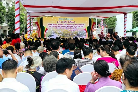 Quang cảnh lễ khởi công.