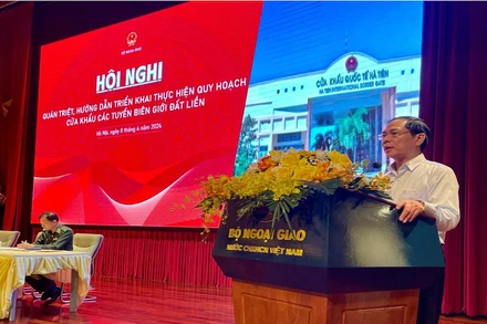 Bộ trưởng Ngoại giao Bùi Thanh Sơn phát biểu chỉ đạo Hội nghị