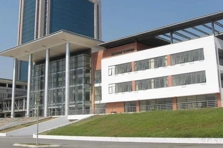 Trường THPT chuyên Hà Nội-Amsterdam.