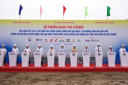 Nghi thức khởi công xây dựng cầu Đại Ngãi 1 bắc qua sông Hậu.