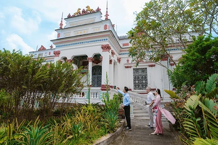 Nhà cổ Huỳnh Kỳ, khóm 2, thị trấn Cầu Kè, huyện Cầu Kè, tỉnh Trà Vinh