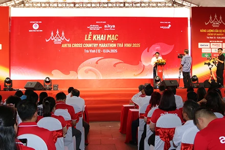 Buổi lễ khai mạc giải Aikya Cross Country Marathon Trà Vinh 2025.