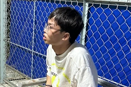 Đối tượng cướp tiệm vàng Lại Thế Việt đang bị tạm giữ hình sự.