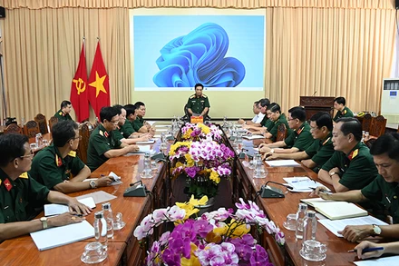 Đoàn công tác Bộ Quốc phòng làm việc tại Bộ Chỉ huy Quân sự tỉnh Trà Vinh.