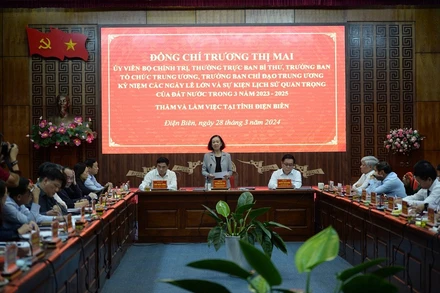 Đồng chí Trương Thị Mai phát biểu chỉ đạo tại buổi làm việc với Ban Thường vụ Tỉnh ủy Điện Biên.