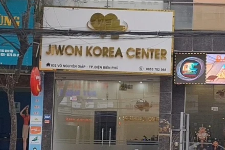 Đoàn kiểm tra Sở Y tế tỉnh Điện Biên đã yêu cầu cơ sở Jiwon Korea Center dừng hoạt động để làm rõ các việc liên quan.