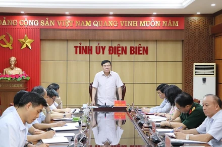 Đồng chí Trần Quốc Cường, Bí thư Tỉnh ủy, Trưởng Ban Chỉ đạo Phòng chống tham nhũng, tiêu cực tỉnh Điện Biên phát biểu chỉ đạo tại cuộc họp Ban Chỉ đạo.