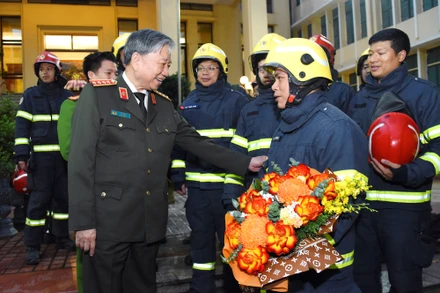[Ảnh] Lễ xuất quân đội cứu nạn, cứu hộ Bộ Công an lên đường thực hiện nhiệm vụ tại Thổ Nhĩ Kỳ
