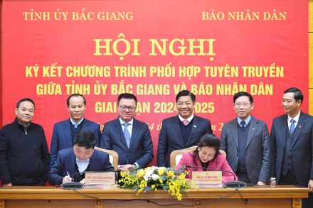[Ảnh] Báo Nhân Dân và tỉnh Bắc Giang ký kết Chương trình phối hợp tuyên truyền giai đoạn 2024-2025