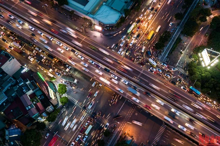 Người dân ùn ùn trở về quê dịp nghỉ lễ 2/9, cửa ngõ Thủ đô đông nhưng không tắc cục bộ 