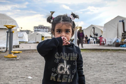 [Ảnh] Cuộc sống của người dân trong thành phố "lều trại" diễn ra như thế nào?