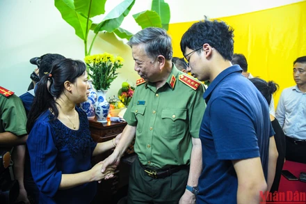 "Chúng tôi sẽ luôn nhớ 3 chiến sĩ cảnh sát đã hy sinh"