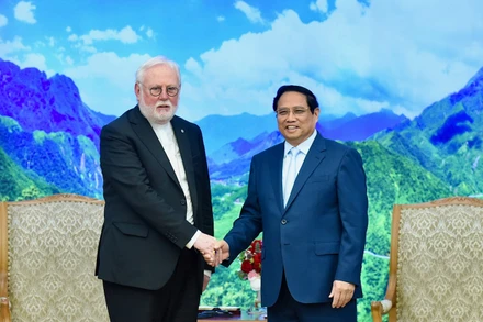 Thủ tướng Phạm Minh Chính đón Tổng Giám mục Paul Richard Gallagher, Bộ trưởng Ngoại giao Tòa thánh Vatican
