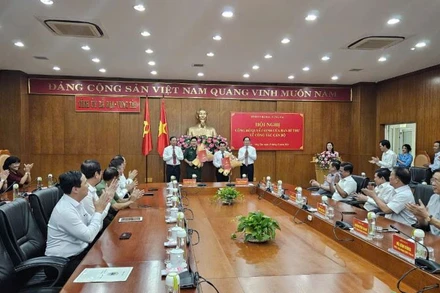 Ban Chấp hành Đảng bộ tỉnh chúc mừng Đại tá Đặng Cao Đạt và đồng chí Lại Văn Loan