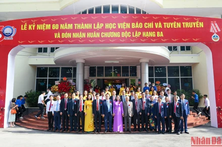 [Ảnh] Lễ kỷ niệm 60 năm thành lập Học viện Báo chí và Tuyên truyền