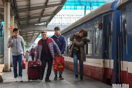 [Ảnh] Những chuyến tàu cuối của năm Nhâm Dần