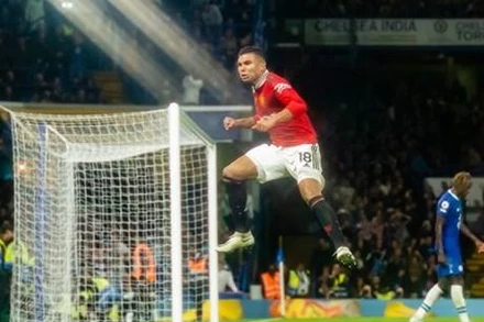 Casemiro giúp M.U hòa kịch tính trước Chelsea. (Nguồn: skysports)
