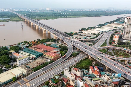 Cầu Vĩnh Tuy giai đoạn 2 gấp rút hoàn thiện những hạng mục cuối