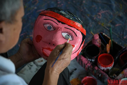 [Ảnh] Khám phá làng nghề làm đồ chơi Trung thu truyền thống ở Hưng Yên