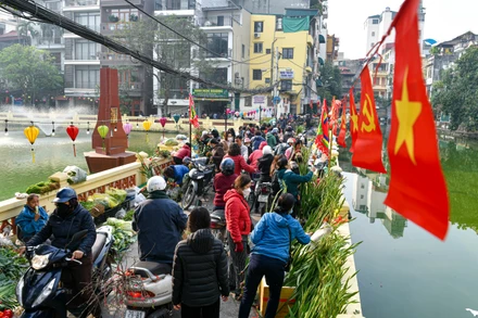 [Ảnh] Chợ Hữu Tiệp ngày 30 Tết, nét đẹp văn hóa xưa